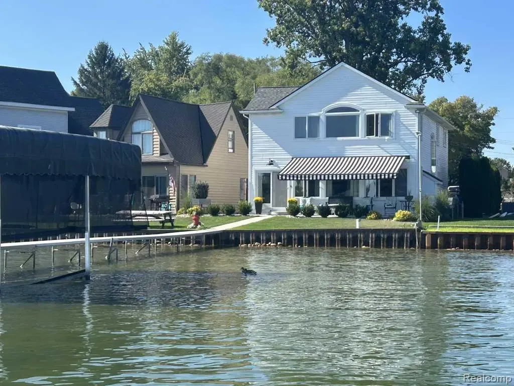 3274 Lakeview Drive Highland Charter Township MI 48356