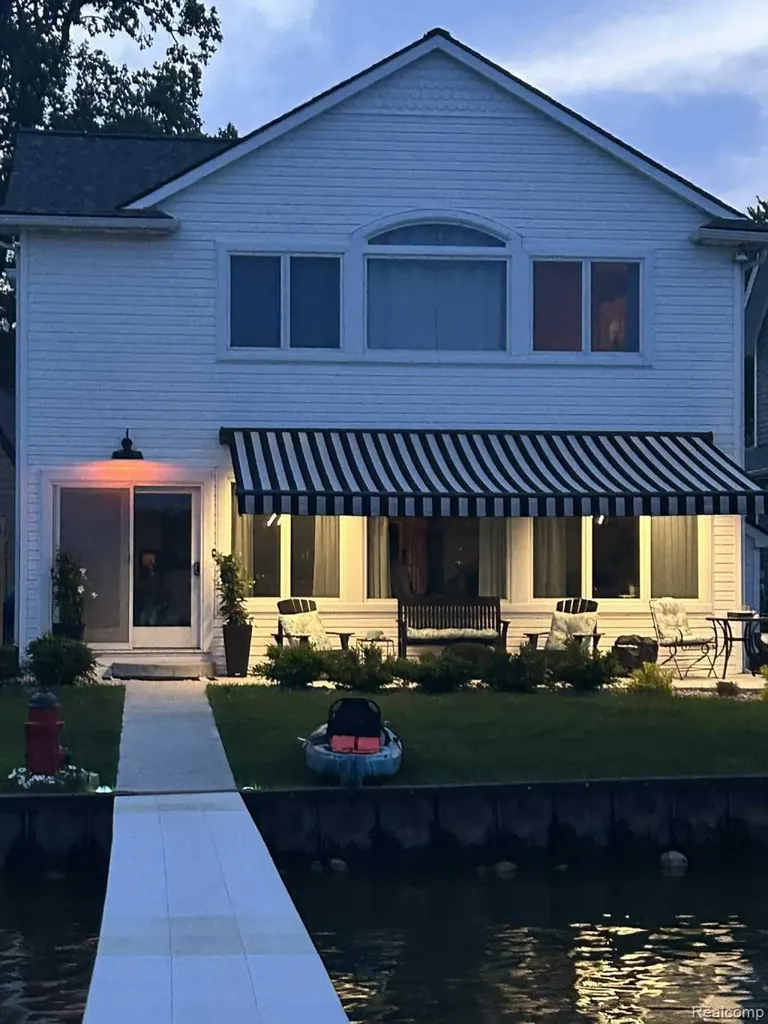 3274 Lakeview Drive Highland Charter Township MI 48356