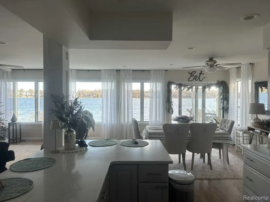 3274 Lakeview Drive Highland Charter Township MI 48356