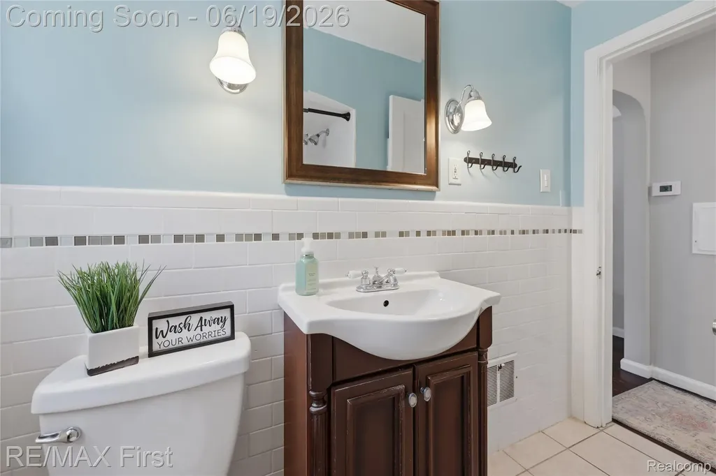 3250 Alice Street Dearborn City MI 48124