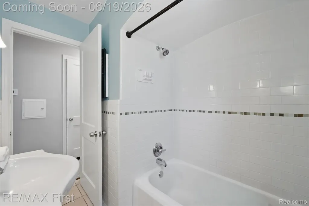3250 Alice Street Dearborn City MI 48124