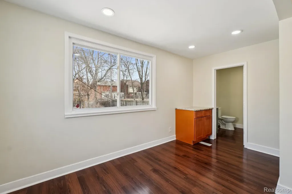 18238 Santa Rosa Drive Detroit City MI 48221