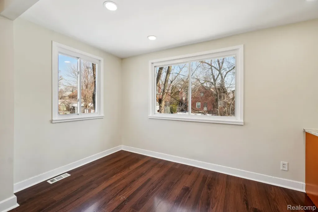 18238 Santa Rosa Drive Detroit City MI 48221
