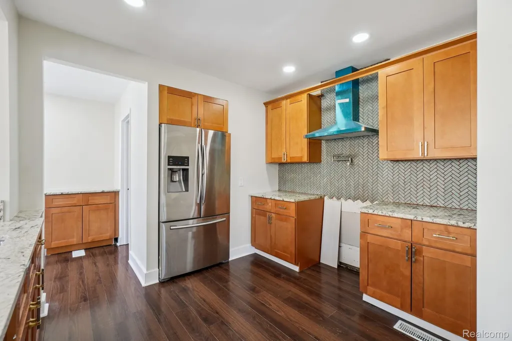 18238 Santa Rosa Drive Detroit City MI 48221