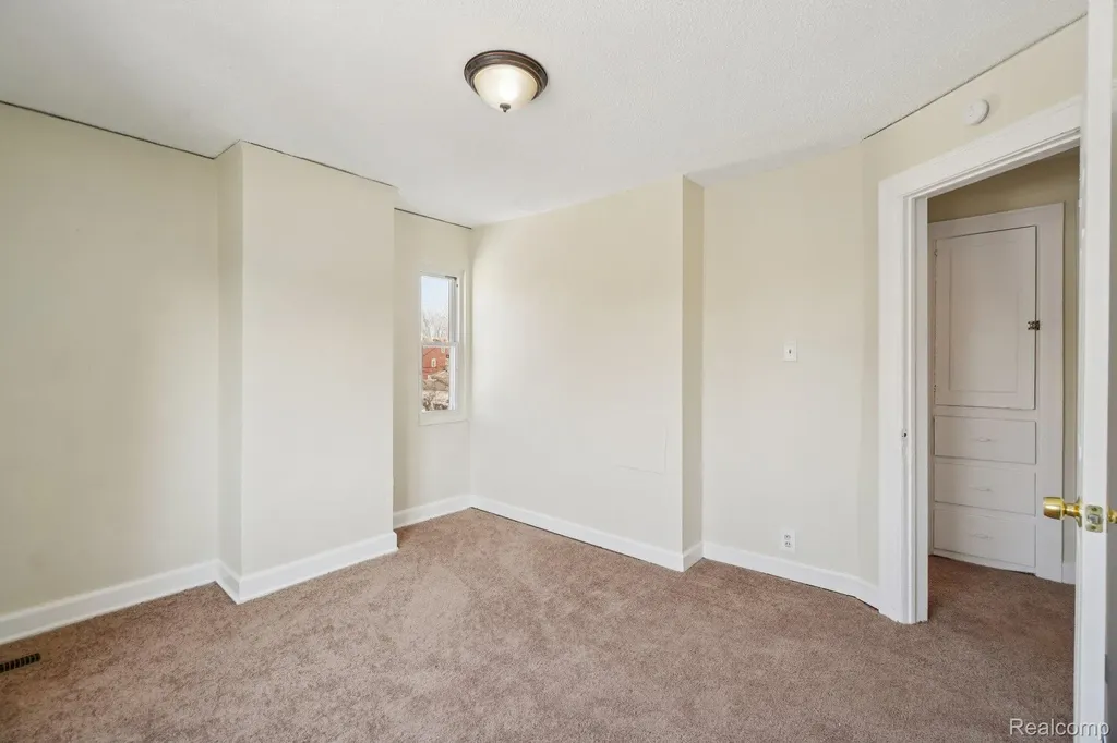 18238 Santa Rosa Drive Detroit City MI 48221