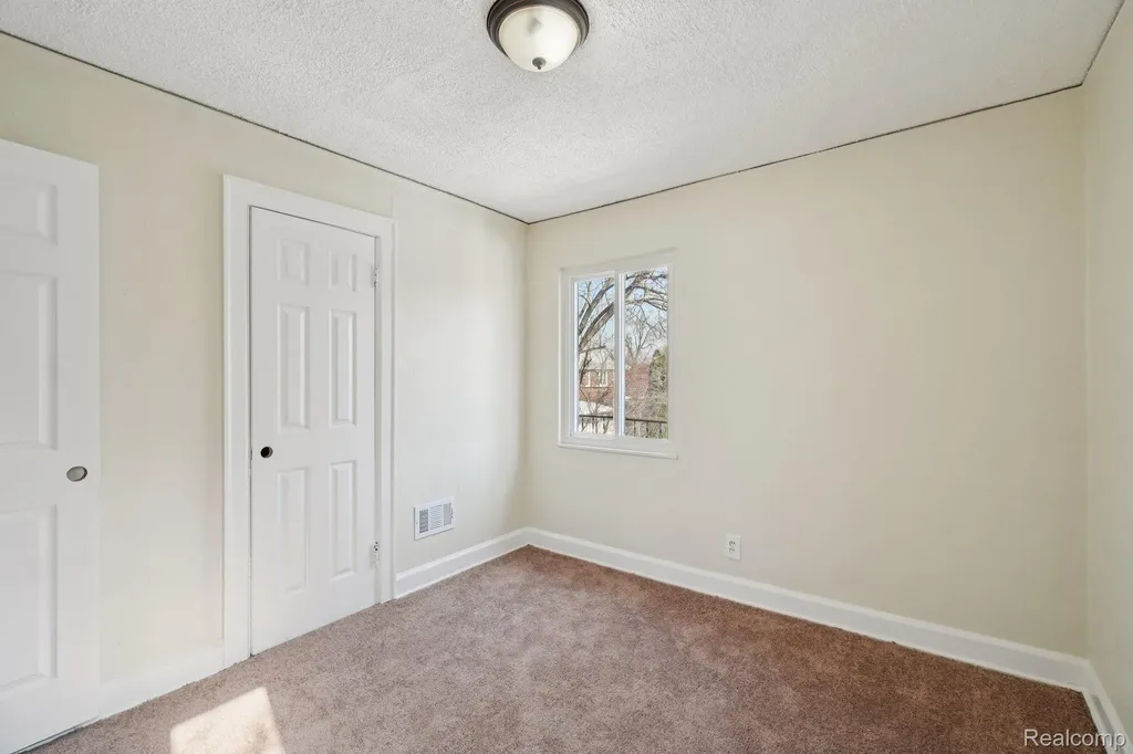 18238 Santa Rosa Drive Detroit City MI 48221