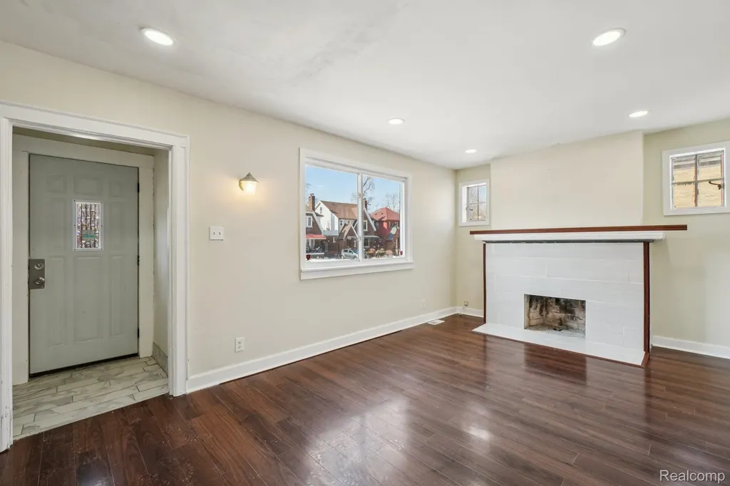 18238 Santa Rosa Drive Detroit City MI 48221