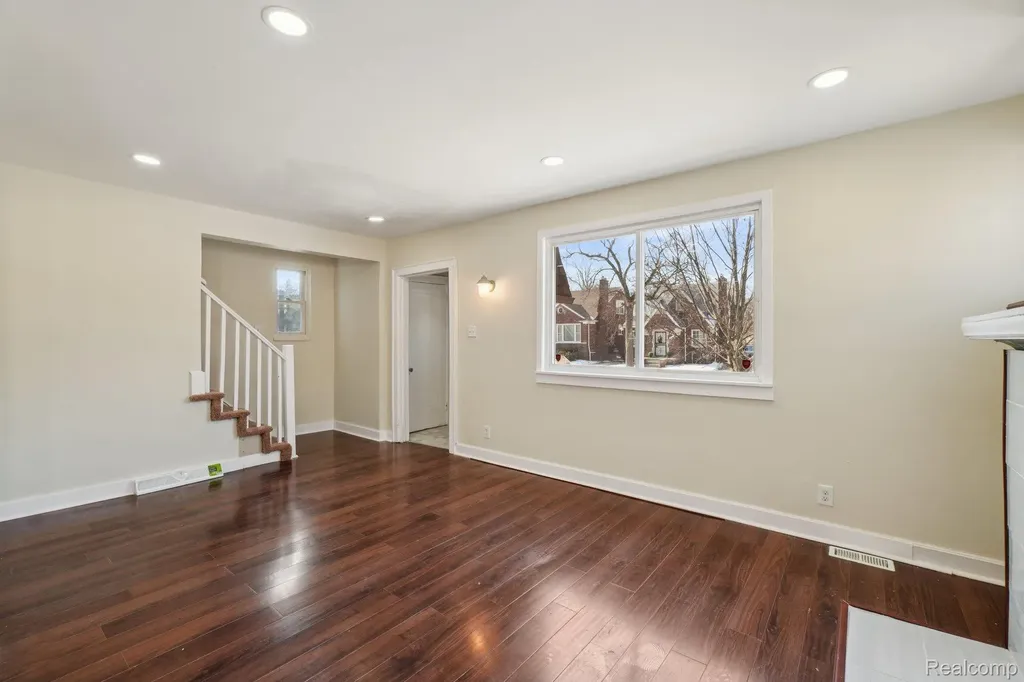 18238 Santa Rosa Drive Detroit City MI 48221