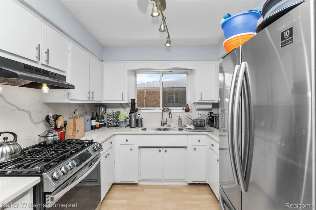 14154 Fenton Redford Charter Township MI 48239