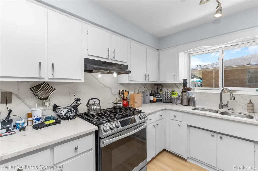14154 Fenton Redford Charter Township MI 48239