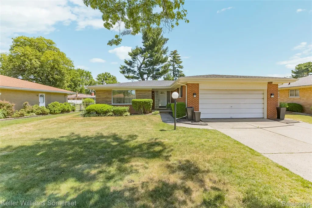 14154 Fenton Redford Charter Township MI 48239