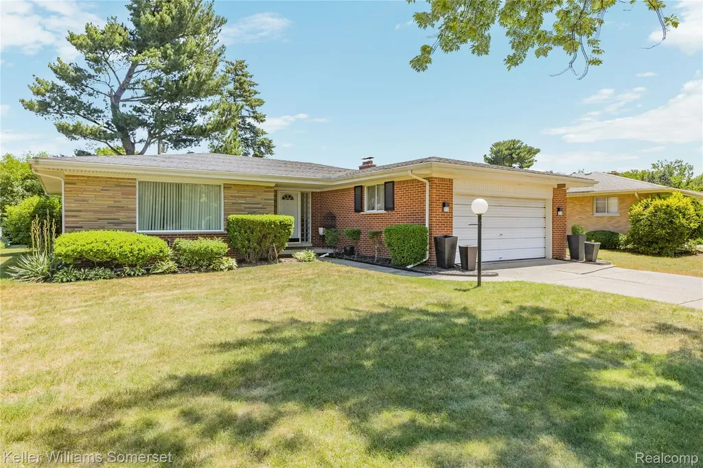 14154 Fenton Redford Charter Township MI 48239