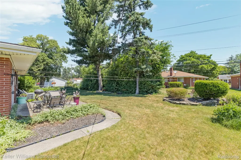 14154 Fenton Redford Charter Township MI 48239