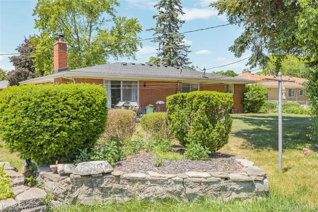 14154 Fenton Redford Charter Township MI 48239