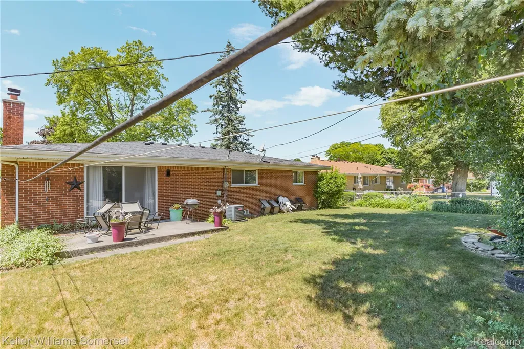 14154 Fenton Redford Charter Township MI 48239