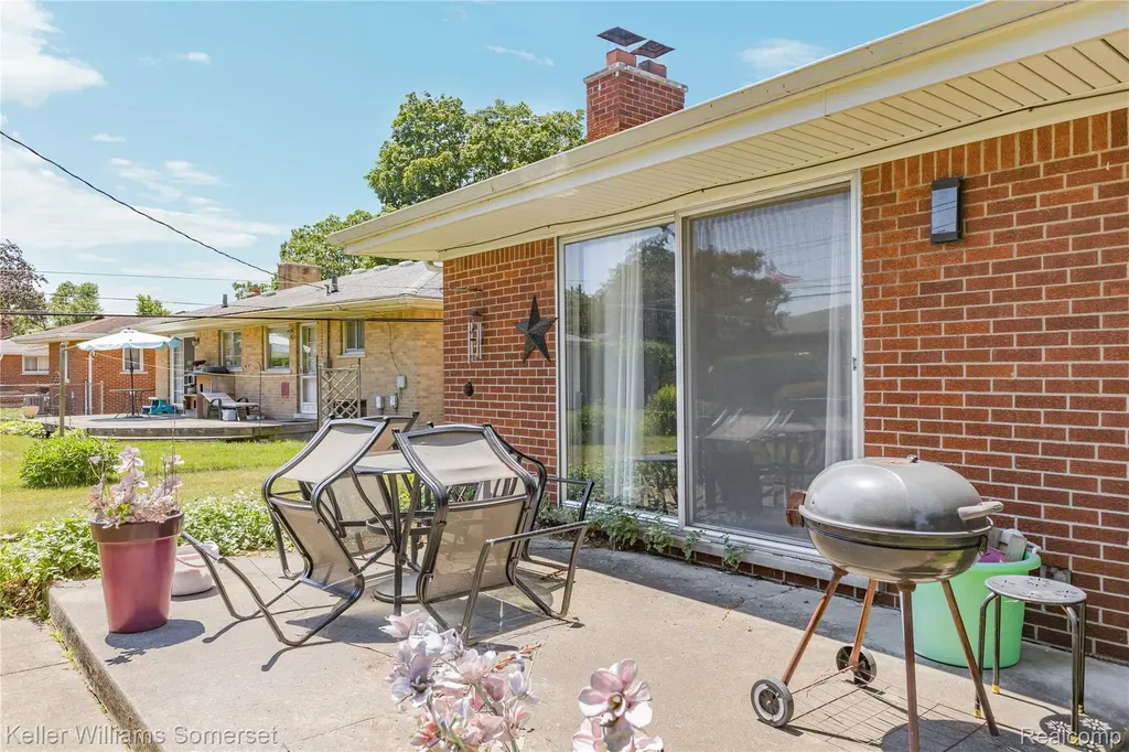 14154 Fenton Redford Charter Township MI 48239