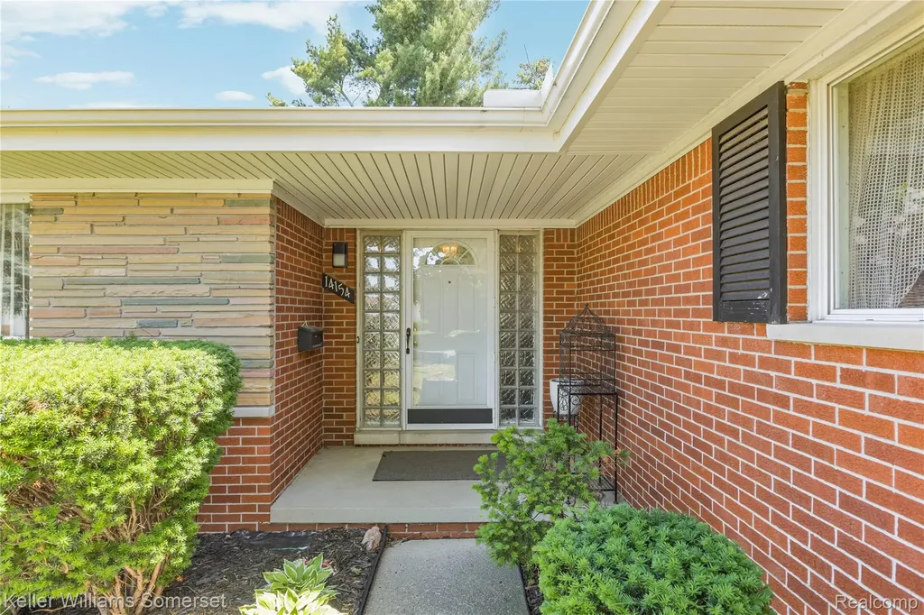 14154 Fenton Redford Charter Township MI 48239