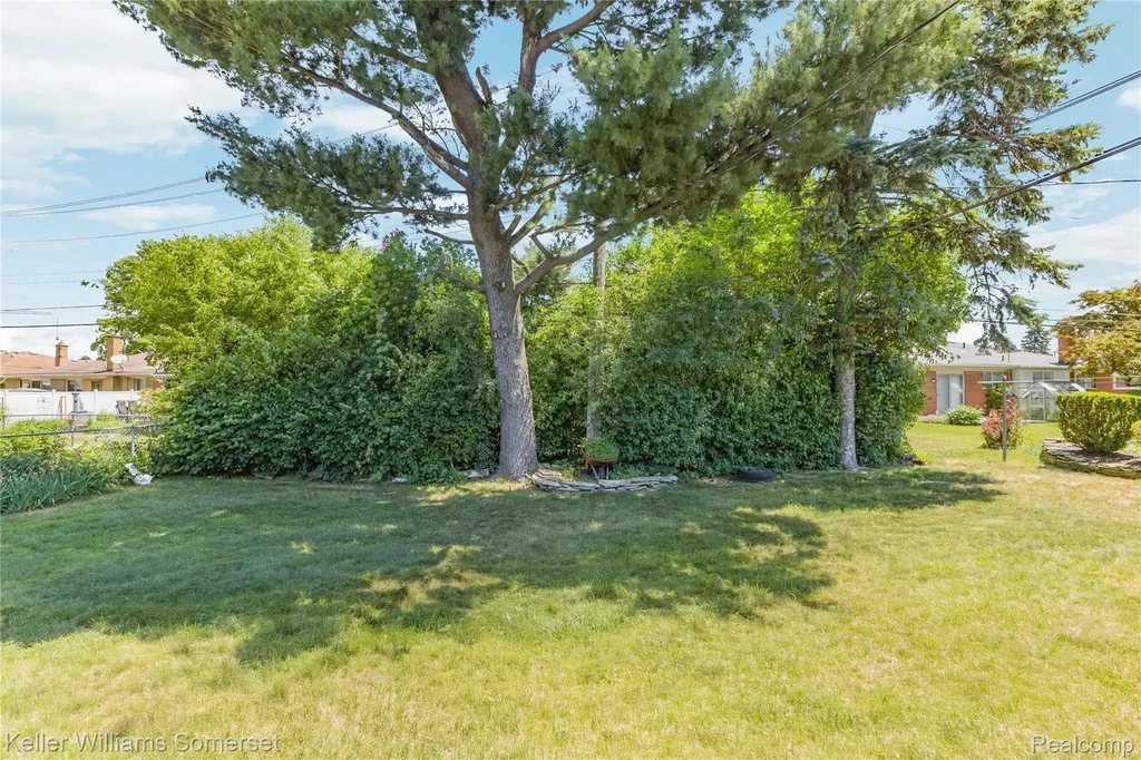 14154 Fenton Redford Charter Township MI 48239