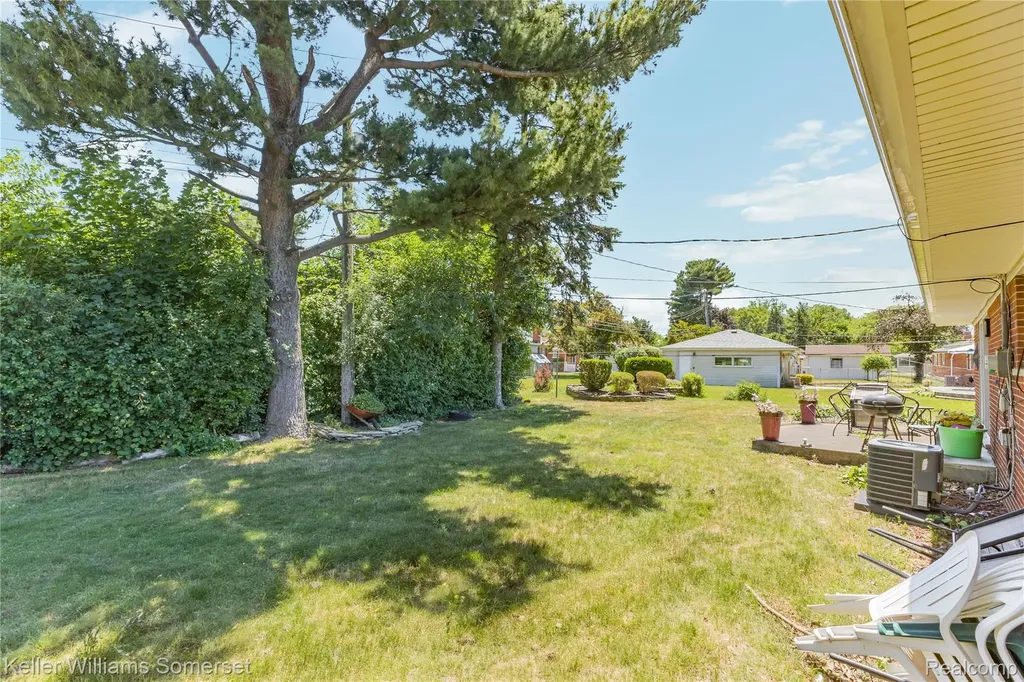 14154 Fenton Redford Charter Township MI 48239