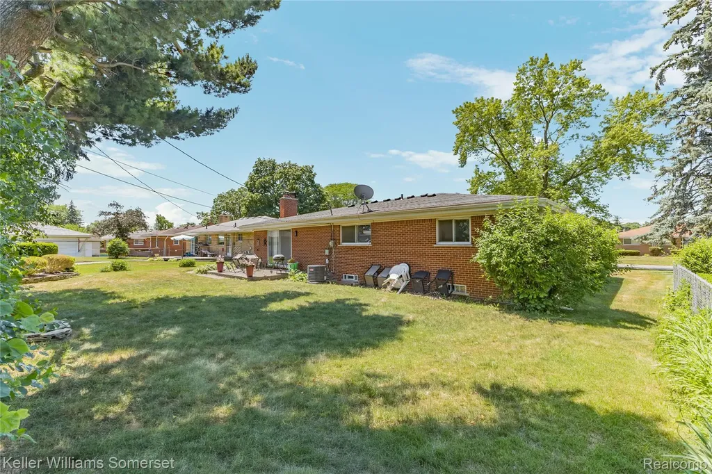 14154 Fenton Redford Charter Township MI 48239