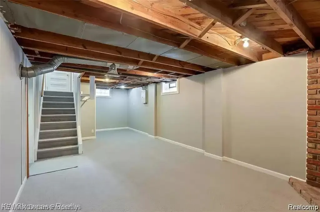 2001 Dallas Avenue Royal Oak City MI 48067
