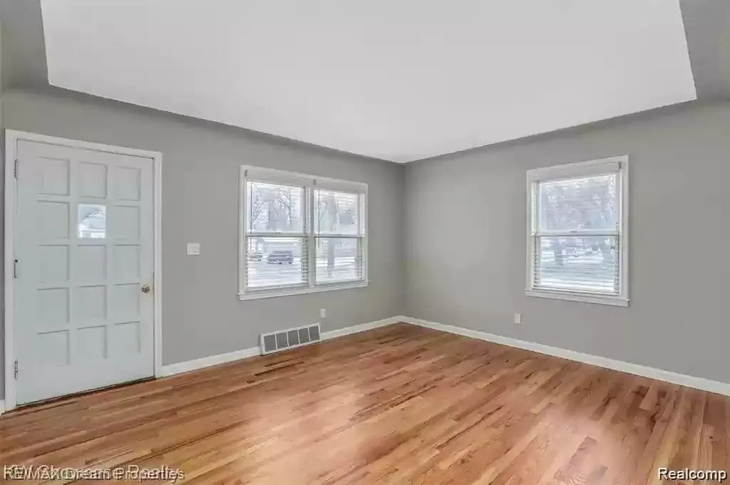 2001 Dallas Avenue Royal Oak City MI 48067