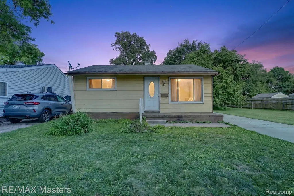 5901 Ziegler Street Taylor City MI 48180