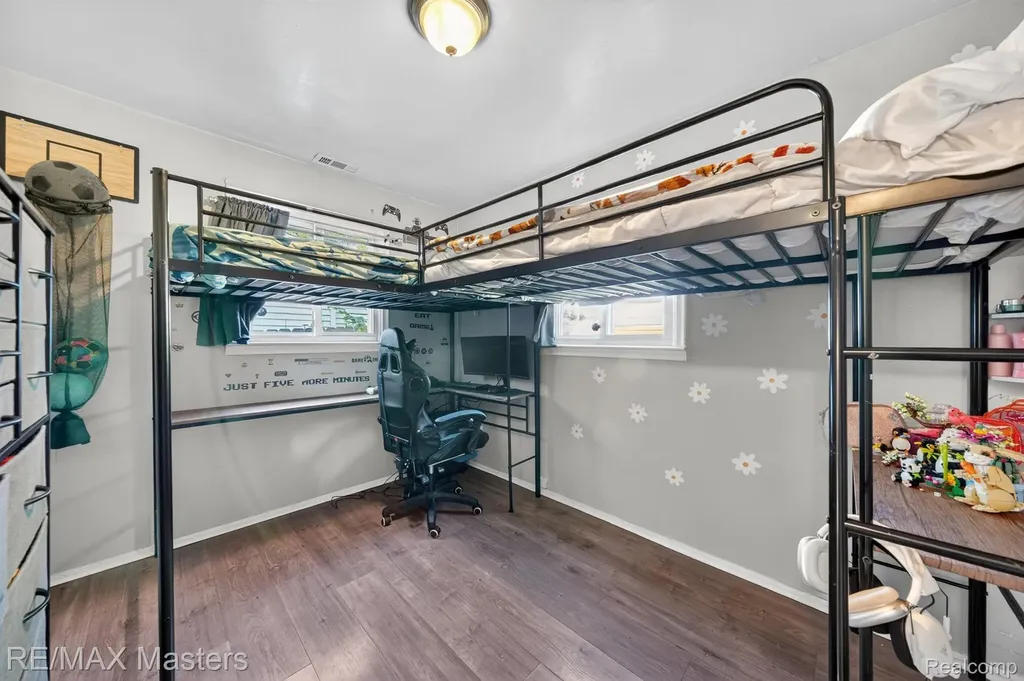 5901 Ziegler Street Taylor City MI 48180