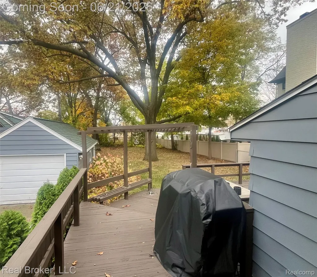 318 E University Avenue Royal Oak City MI 48067