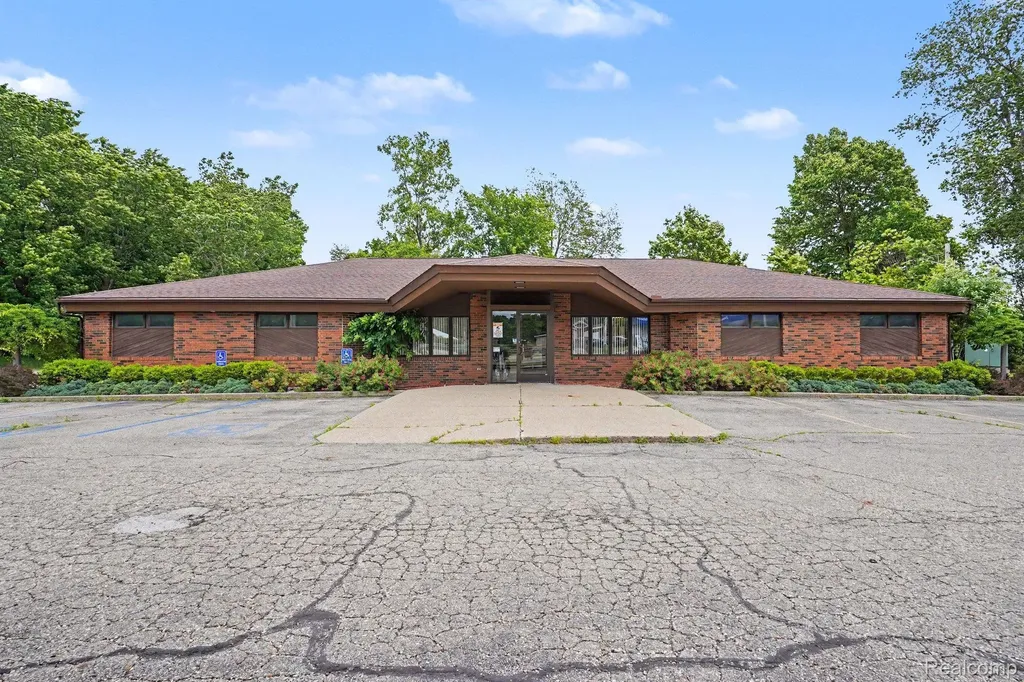 1500 N Main Street Lapeer City MI 48446