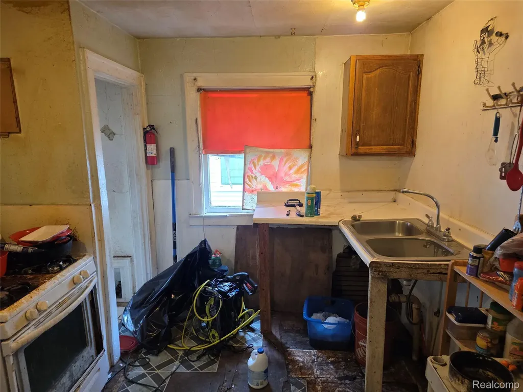 2317 La Belle Street Detroit City MI 48238