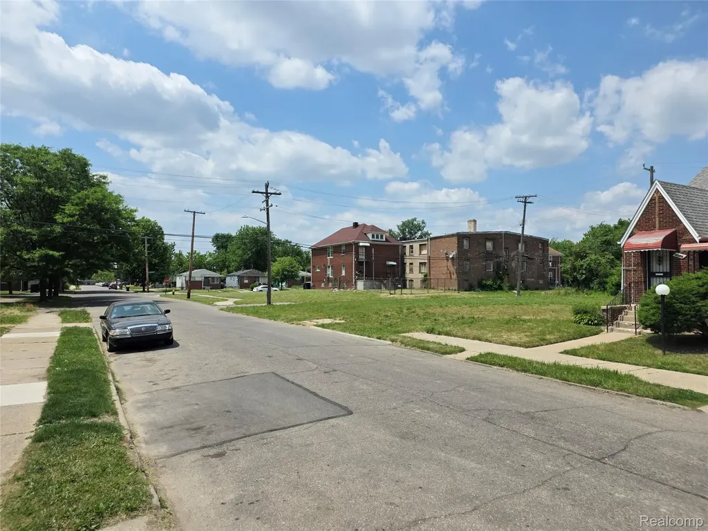 2317 La Belle Street Detroit City MI 48238
