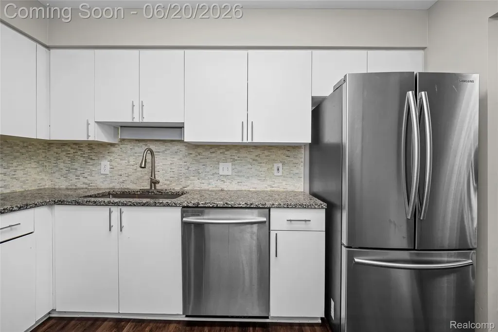 39455 Country Lane Novi City MI 48375