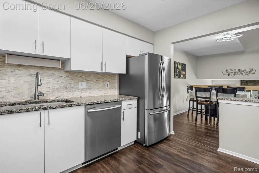 39455 Country Lane Novi City MI 48375