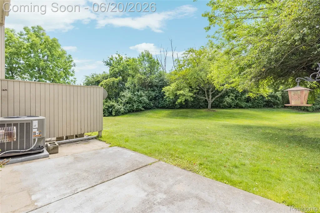 39455 Country Lane Novi City MI 48375