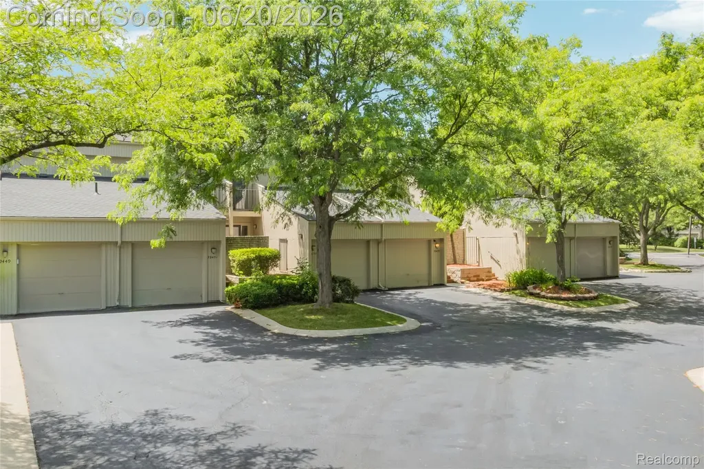 39455 Country Lane Novi City MI 48375