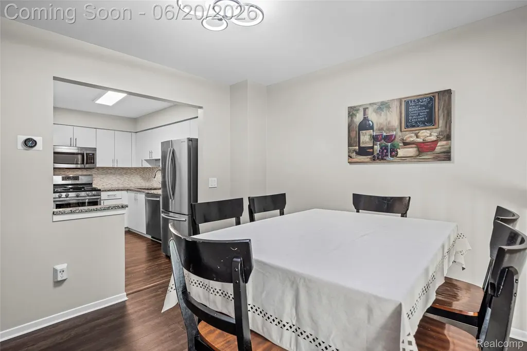 39455 Country Lane Novi City MI 48375