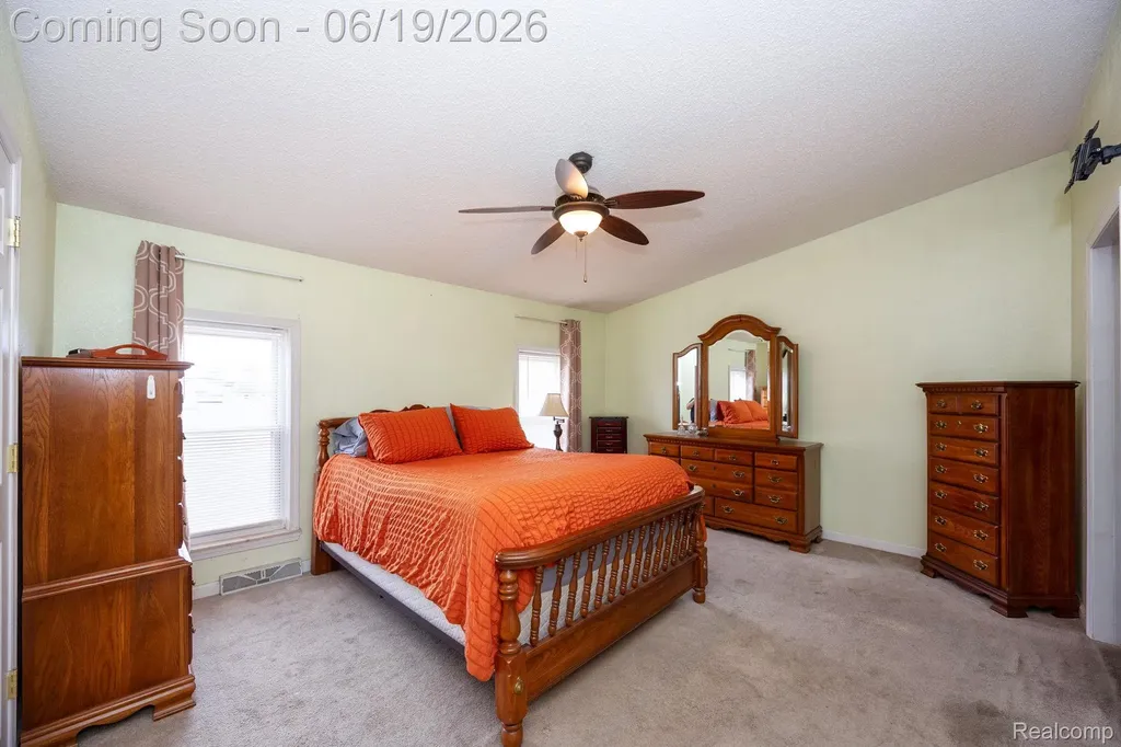 7860 War Road Frenchtown Township MI 48166