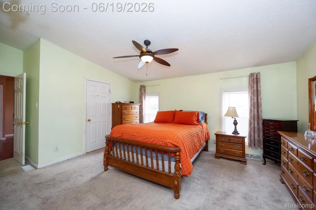 7860 War Road Frenchtown Township MI 48166