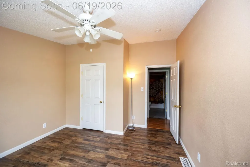 7860 War Road Frenchtown Township MI 48166