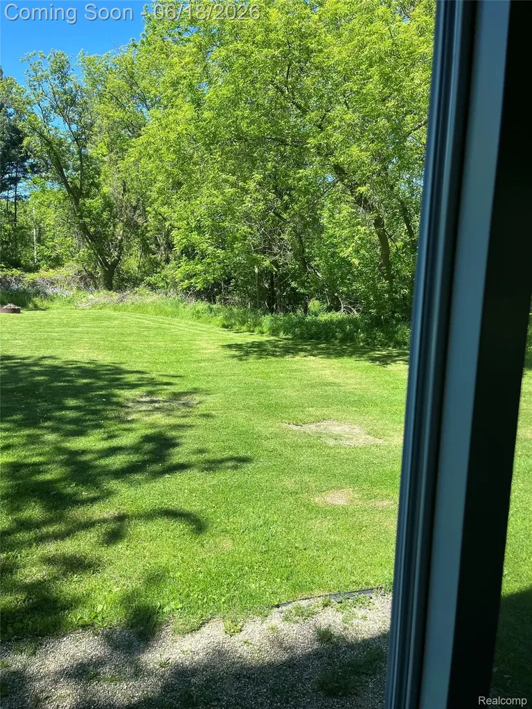 7057 Lapeer Road Davison Township MI 48423