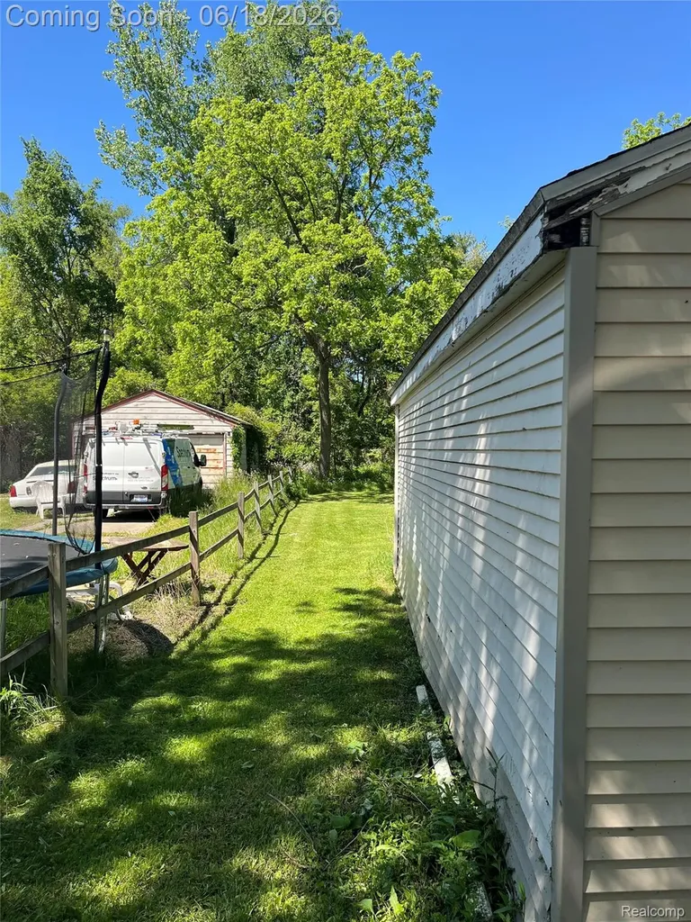 7057 Lapeer Road Davison Township MI 48423