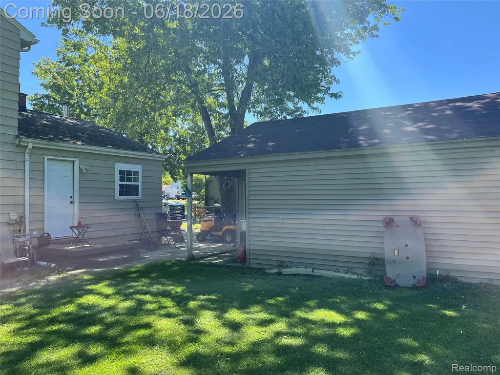 7057 Lapeer Road Davison Township MI 48423
