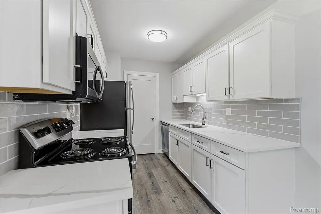 28245 Raleigh Crescent Drive Chesterfield Township MI 48051