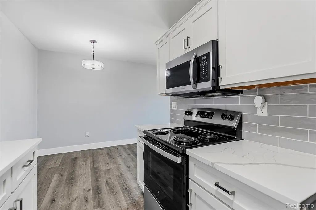 28245 Raleigh Crescent Drive Chesterfield Township MI 48051