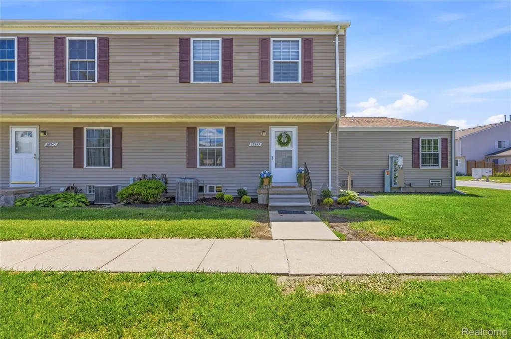28245 Raleigh Crescent Drive Chesterfield Township MI 48051