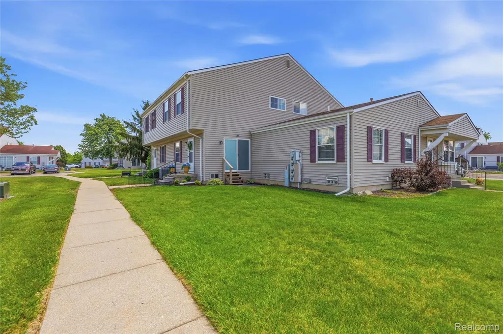 28245 Raleigh Crescent Drive Chesterfield Township MI 48051