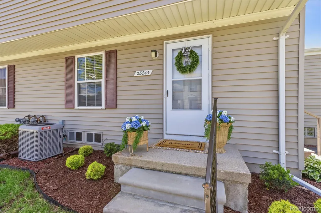 28245 Raleigh Crescent Drive Chesterfield Township MI 48051