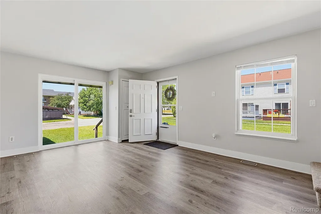 28245 Raleigh Crescent Drive Chesterfield Township MI 48051