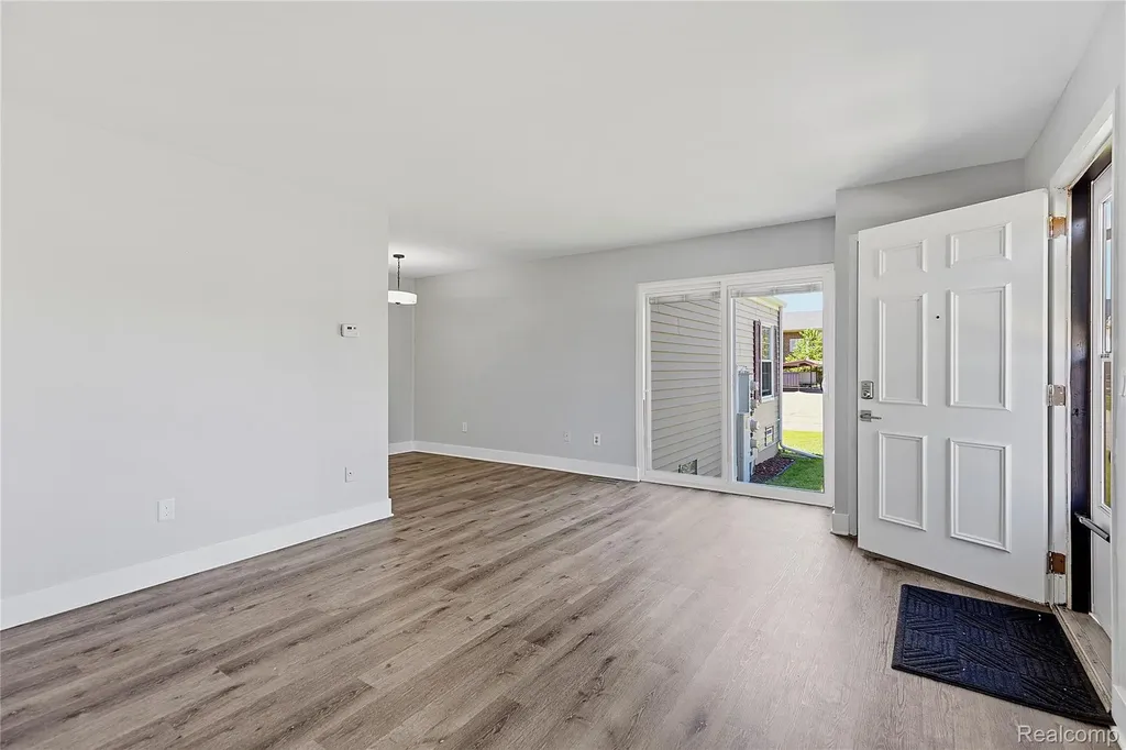 28245 Raleigh Crescent Drive Chesterfield Township MI 48051